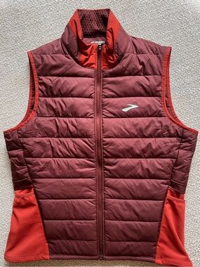Brooks Women’s Maroon and Red Quilted Running Vest Size M